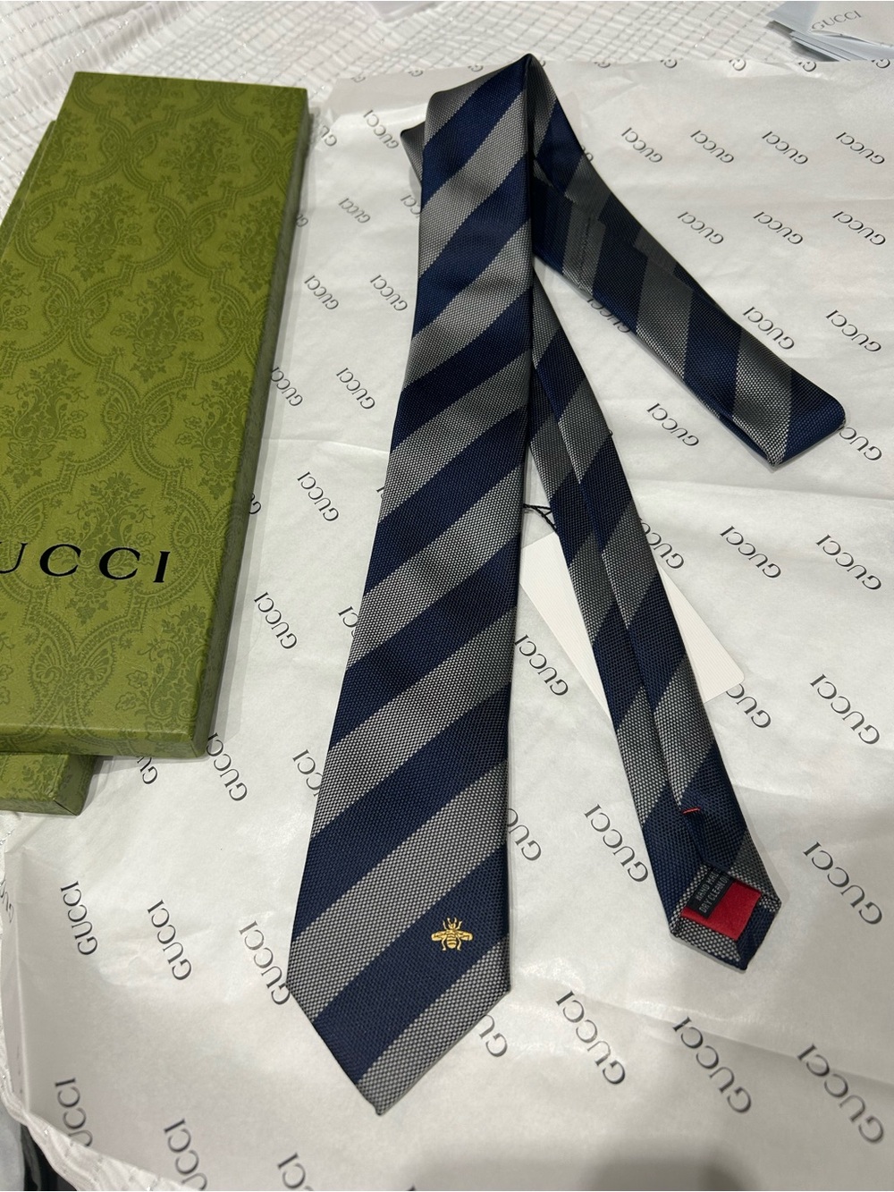 Gucci Men's Navy & Gray Striped Silk Tie
